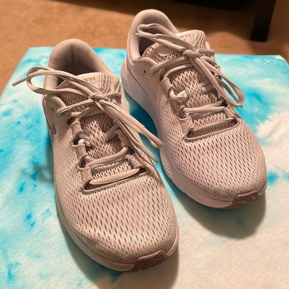 Gently used Under Armour Charged Pursuit sneaker